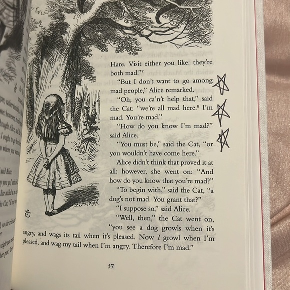 Alice's Adventures in Wonderland and Through the Looking-Glass by Lewis Carroll - Picture 6 of 8